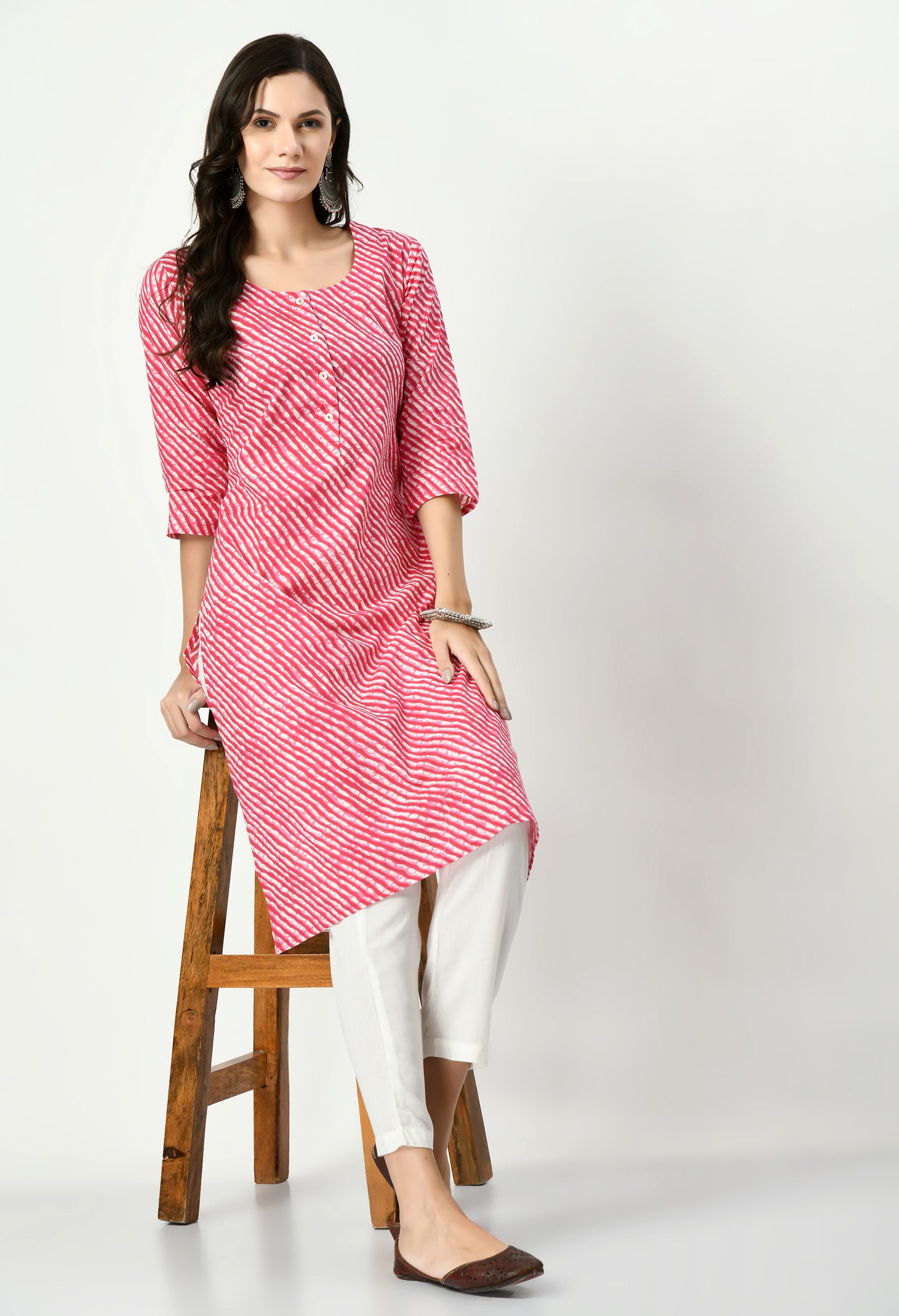 MAURYA Women's Cotton Pink Color Lehriya Print Calf Length Rround Neck Straight Kurti (MKT074)