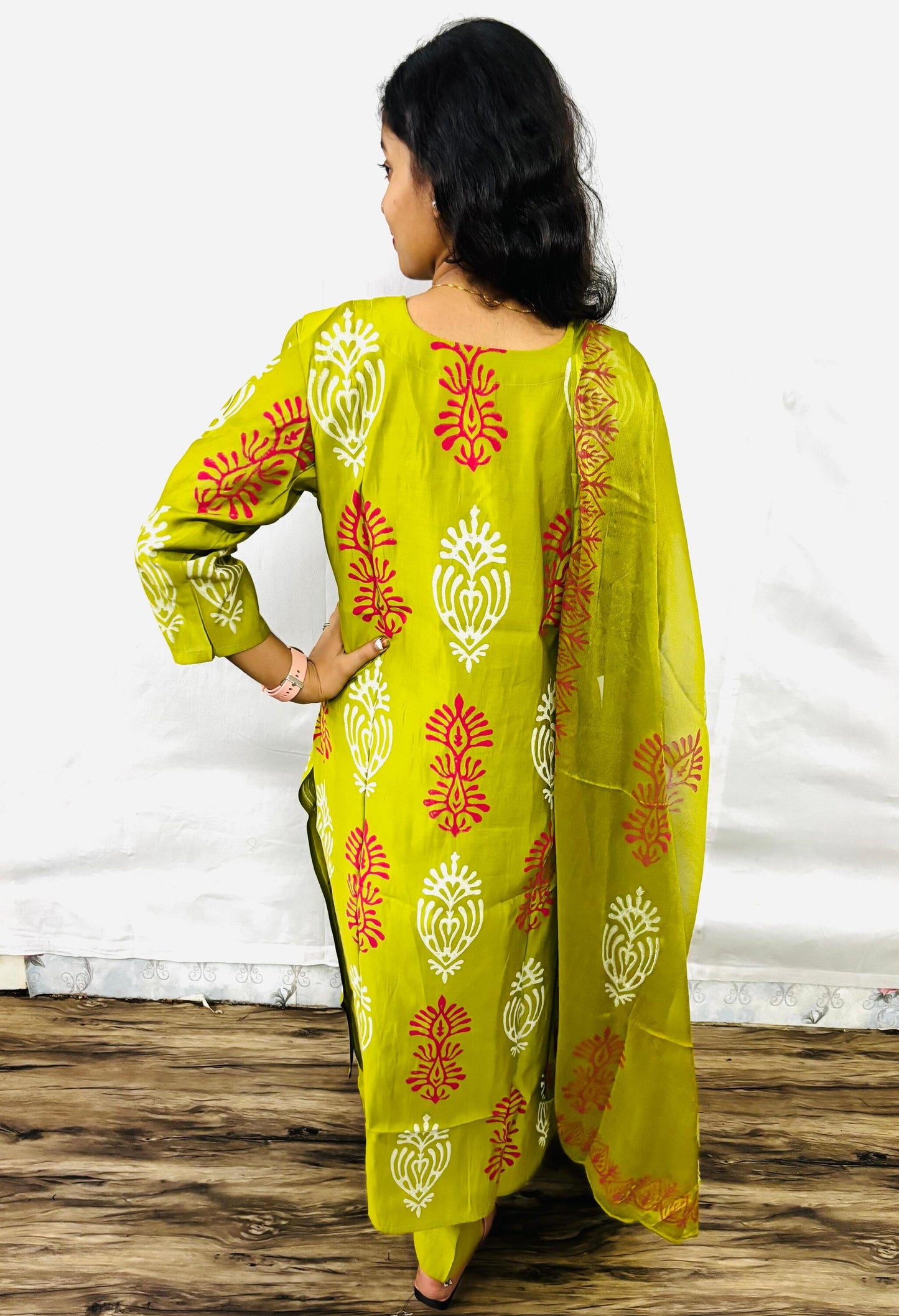 MAURYA Women Green Printed Poly Silk Kurta Set with Dupatta (WMKS016)